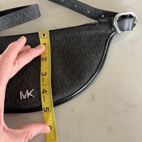 Michael Kors‎ Reversible Crossbody Bag - Picture 6 of 7